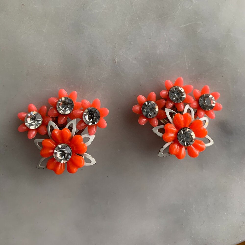 Vintage Flower Cluster Clip On Earrings